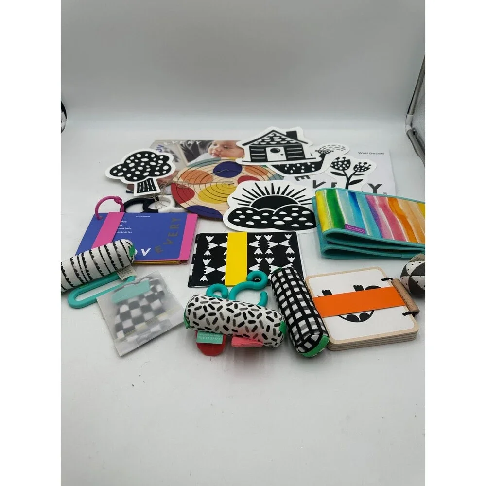 Lovevery The Looker Play Baby Learning Toy Educational Focus Sensory Development